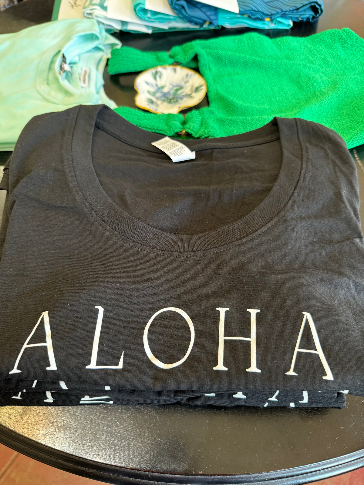 Aloha shirt // scoop neck